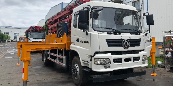 泵車臂架雙油缸不同步怎么辦？