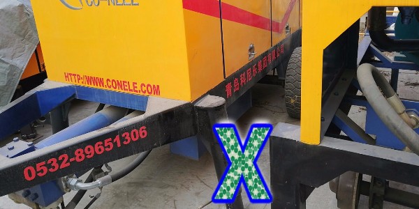 混凝土泵入庫前清洗、放水、涂潤滑脂、擦干每一個步驟都不能少