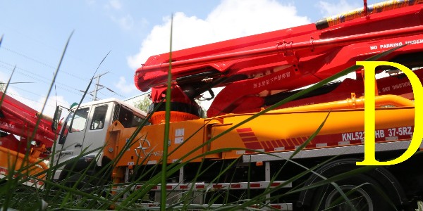 在使用混凝土輸送泵前如何對現(xiàn)場進行一個簡單的布置？