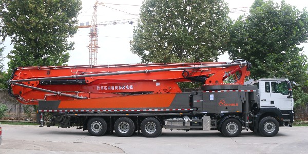70米長臂架泵車在施工時(shí)要注意臂架振動(dòng)問題