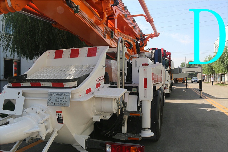 青島小型混凝土泵車價(jià)格 (10)
