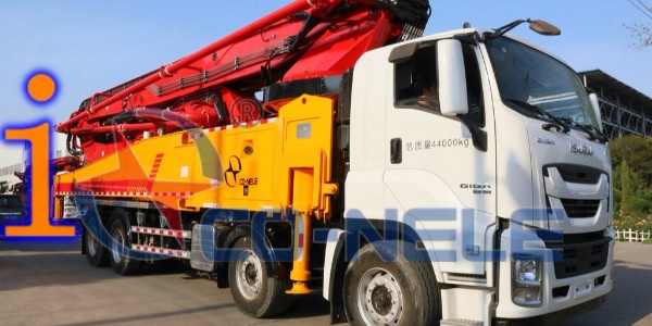 小型泵車管道滑動或脫落時，就需要給你的愛車更滑新管了