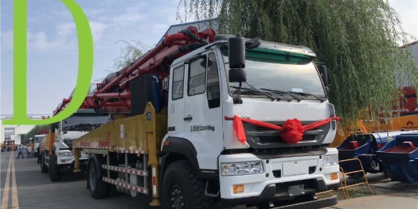 混凝土輸送泵的泵管會出現哪種問題要及時解決