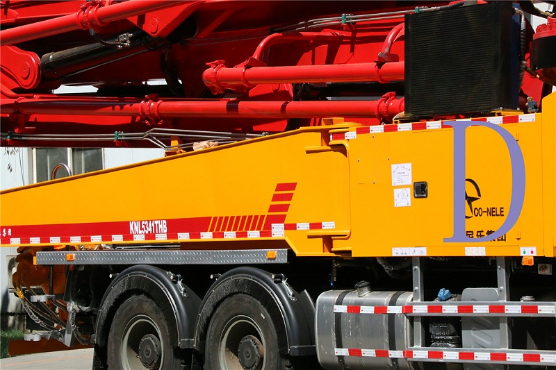 青島混凝土泵車價(jià)格 (8)